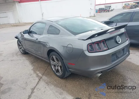 2013 Ford Mustang Gt Premium z USA, uszkodzony, nr VIN 1ZVBP8CF5D5238659